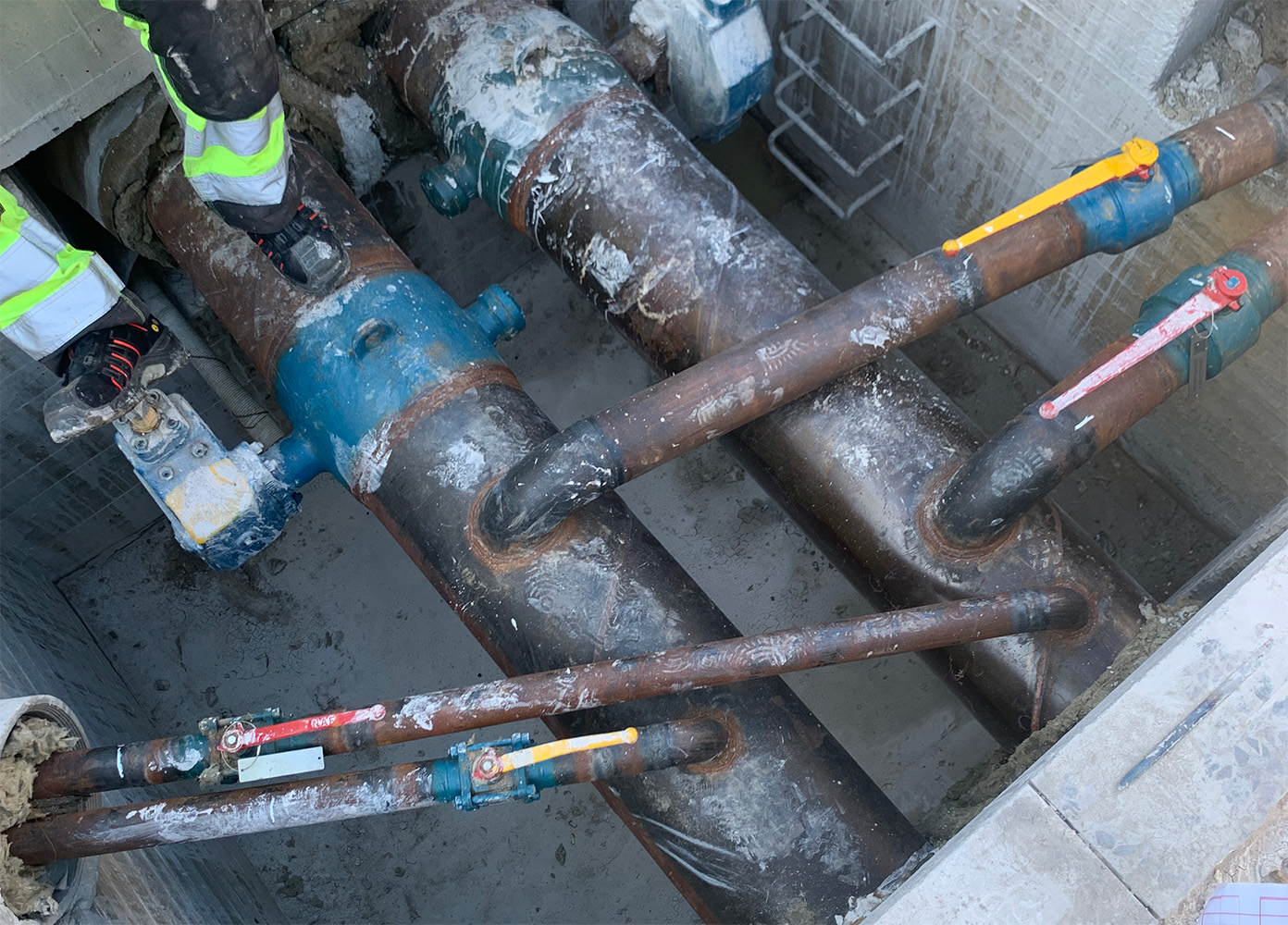 Fjärrkyla är en växande del av energimarknaden. Vi hjälper fastighetsägare och verksamheter att installera och optimera sina kylsystem för bästa prestanda och miljöpåverkan.